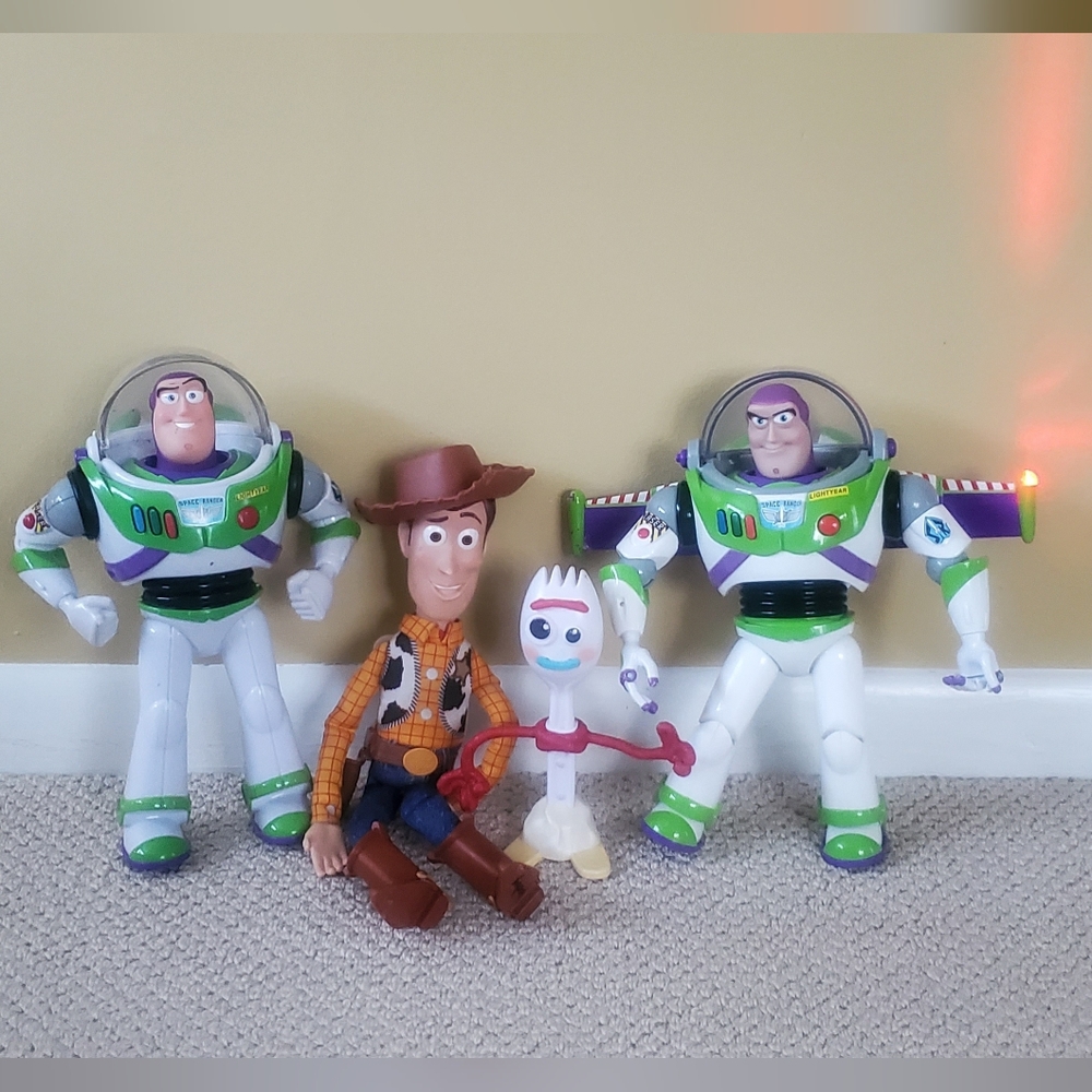 Toy Story Set - Woody, Forky And 2 Buz Light Year